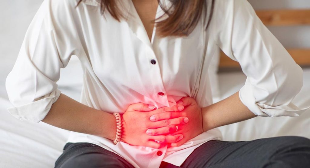 CDC emite alerta por brote de salmonela vinculado a aves de corral en Estados Unidos