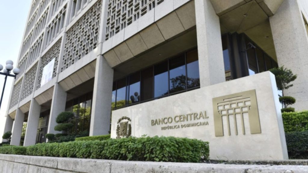 Dólar continúa a la baja y refuerza confianza en la estabilidad económica de República Dominicana