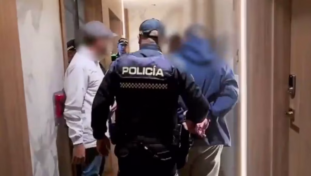 Detienen a estadounidense por presunto abuso de un menor en Bogotá
