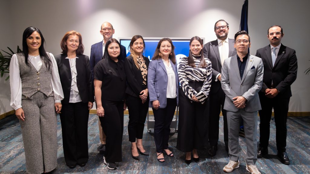 SB impulsa innovación regulatoria con intercambio internacional