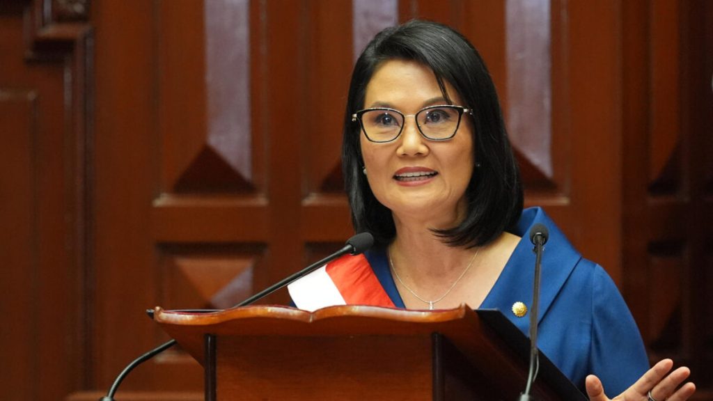 Keiko Fujimori asume el mando de las Fuerzas Armadas y anuncia nuevas medidas de seguridad
