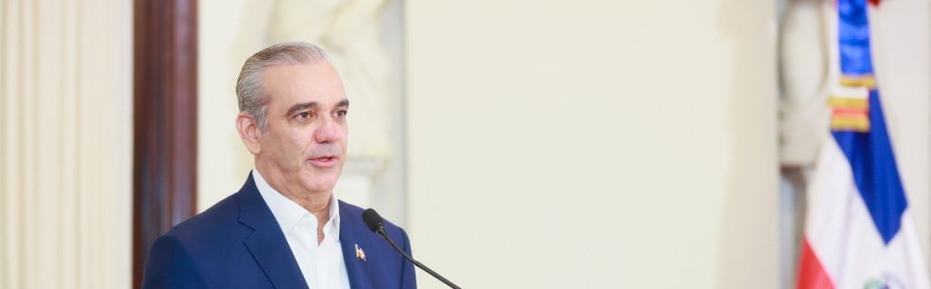 Abinader lanza Eficompras, la primera tienda virtual del Estado para agilizar las compras públicas