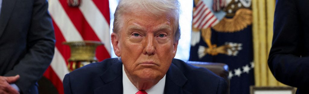 Gobierno de Trump excluye a Microsoft y Adobe de programa para contratar trabajadores extranjeros especializados